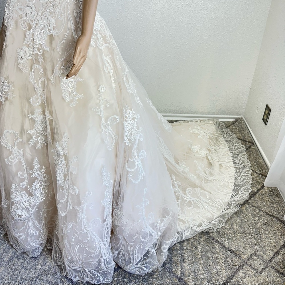 Allure Bridals Gown 9413 champagne ivory size 12 sweetheart princess - Picture 4 of 17